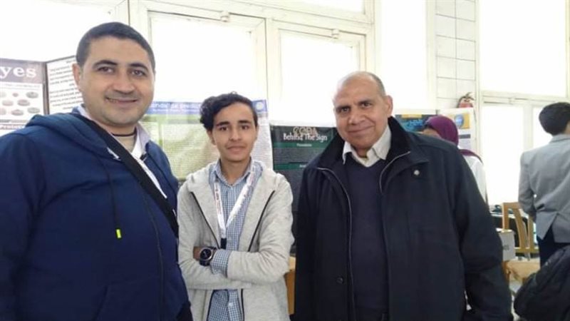 منسقي آيسف يتوسطهم