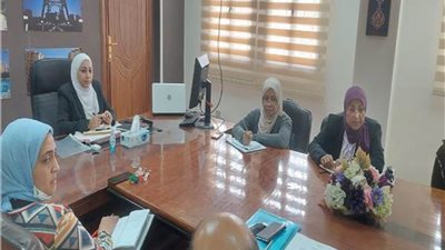 نائب محافظ القاهرة تناقش تطوير ورفع كفاءة شوارع وميادين المعادي بالتعاون مع المجتمع المدني