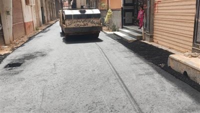 رصف ٢١ طريقا بمدينة كوم حمادة ضمن خطة رفع كفاءة الطرق بالبحيرة