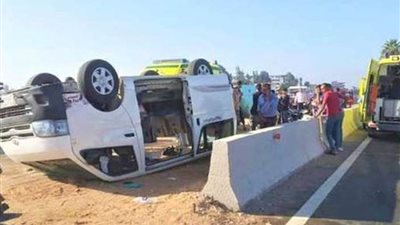 إصابة 6 أشخاص إثر انقلاب سيارة سوزوكي بالطريق الزراعي في قها