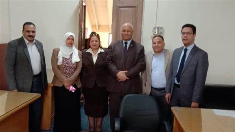 رئيس الجامعة والنواب