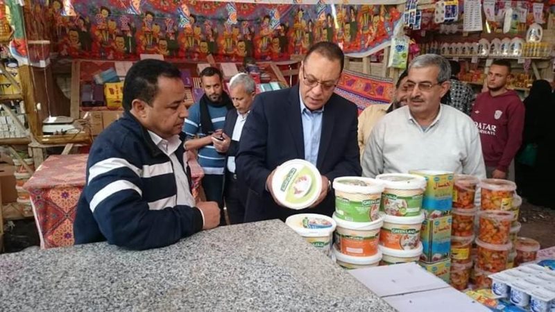 محافظ الشرقية خلال