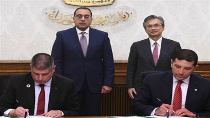 رئيس الوزراء يشهد