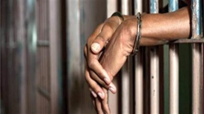 القبض على 5 أشخاص يلقون أكياسا ممتلئة بالمياه على قائدى السيارات