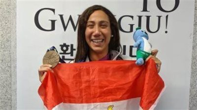 فريدة عثمان ...سباحة مصرية متخصصة في سباحة الفراشة والسباحة الحرة 