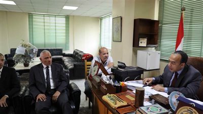 نائب محافظ المنيا يتابع أعمال لجنة التنمية الاقتصادية المحلية والاستثمار