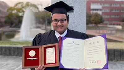 حصول مدرس مساعد بكلية العلوم جامعة أسيوط على أعلى جائزة علمية باليابان في الكيمياء 