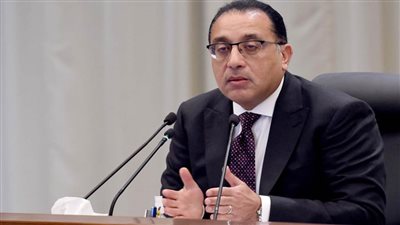 موجز الرابعة| حقيقة صدور قرار بإلغاء ارتداء الكمامة.. ومدبولي يتابع اللجنة الطبية العليا