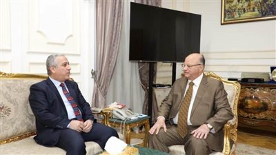 محافظ القاهرة يلتقي رئيس الهيئة الوطنية للصحافة