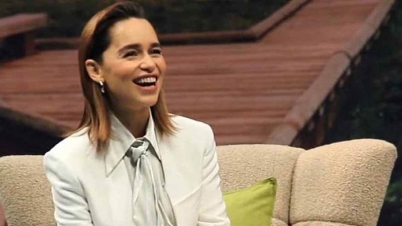 النجمة العالمية إميليا