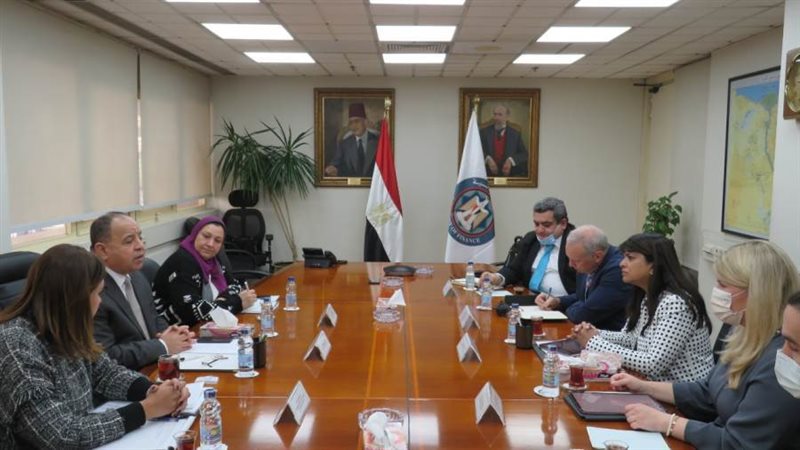 وزير المالية خلال