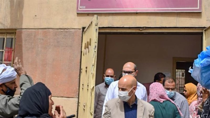 وكيل الصحة خلال تفقده