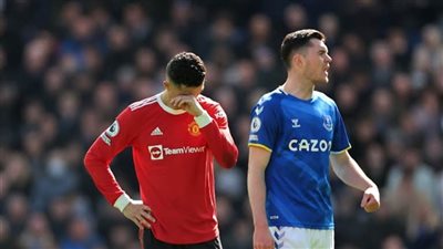 إيفرتون يبتعد عن مراكز الهبوط بفوز مثير على مانشستر يونايتد في البريميرليج