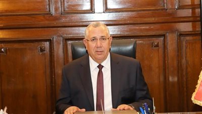 وزير الزراعة يؤكد ضرورة تكثيف تواجد المرشدين مع المزارعين على أرض الواقع