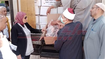 استفادة 8 آلاف أسرة عقب وصول الدفعة الثالثة من صكوك الإطعام بكفر الشيخ