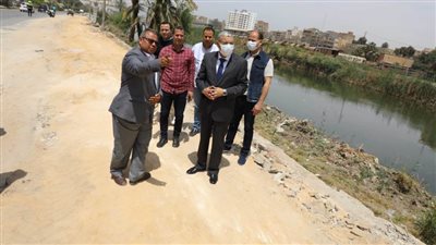 محافظ المنيا يتابع أعمال رصف بشارع خالد بن الوليد وتوافر السلع الغذائية بالمنيا