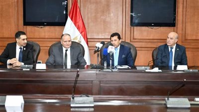 وزير الشباب والرياضة يشهد مراسم توقيع بروتوكول تعاون مع كلية الاقتصاد والعلوم السياسية 