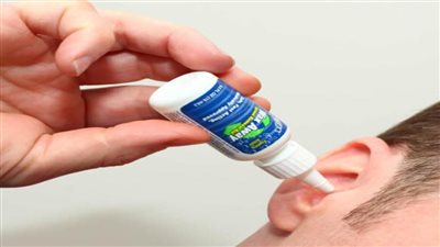 حكم قطرة الأذن فى رمضان.. الإفتاء تجيب