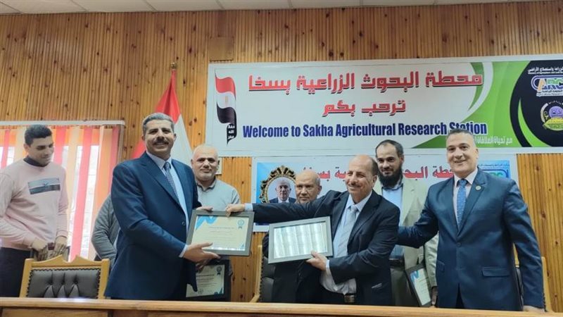 أثناء تكريم د. حمدي