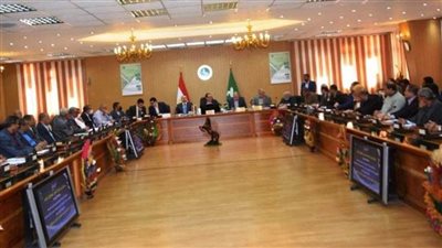 بتخفيض 50% للمزارعين.. محافظ الشرقية يعلن عن توفير ماكينات حصاد آلية للقمح 