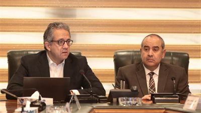 وزير السياحة والآثار ووزير الطيران المدني يبحثان عملية التنشيط السياحي