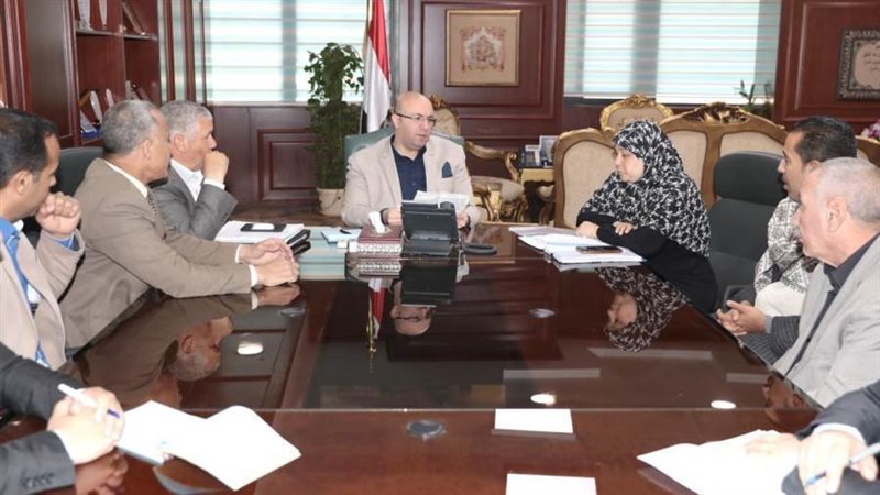 اللقاء المفتوح لمحافظ