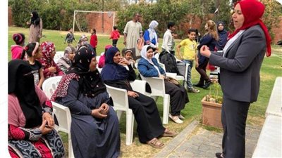 قومي المرأة ينظم ندوة للتثقيف والشمول المالي بقرية عبد الصمد