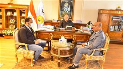 محافظ أسيوط يستكمل لقاءاته الدورية بأعضاء مجلسي النواب والشيوخ لمناقشة القضايا التي تمس حياة المواطنين