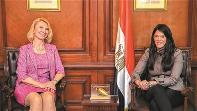 كبيرة الاقتصاديين بـ