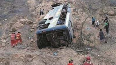 مصرع 35 شخصا جراء سقوط حافلة بواد في زيمبابوي