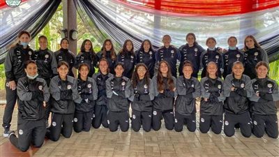 استعدادًا لتصفيات كأس العالم.. بعثة منتخب الناشئات تصل نيجيريا 