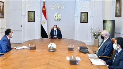 الرئيس السيسي يتابع المشروعات الحالية والمستقبلية بالمنطقة الاقتصادية لقناة السويس