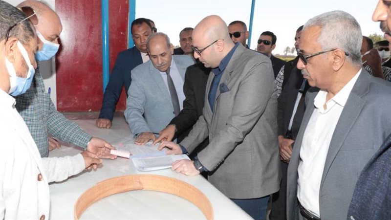 محافظ بنى سويف يراجع