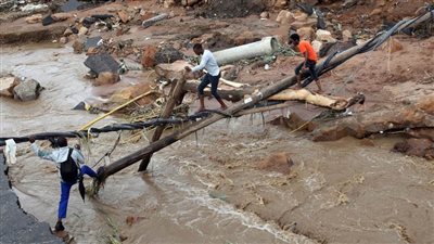 ارتفاع حصيلة قتلى فيضانات جنوب أفريقيا إلى 443 شخصا