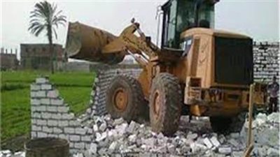 إزالة 14 حالة تعدٍ بالبناء المخالف على الأراضي الزراعية بمركز طهطا بسوهاج