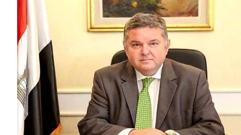 هشام توفيق وزير قطاع