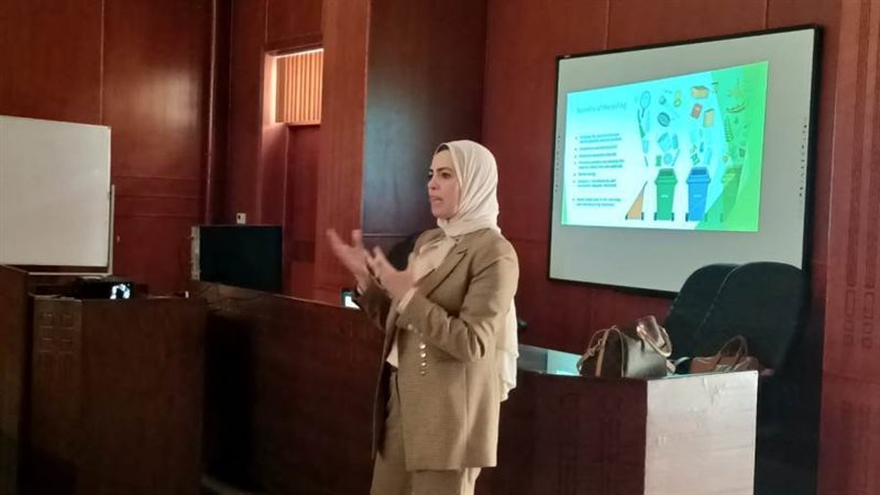 جانب من الندوة