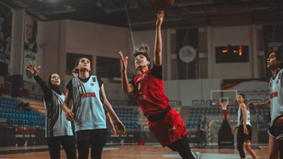 الأهلي وسبورتنج يواصلان الصراع على لقب دوري سيدات السلة