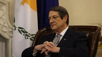 الرئيس القبرصي يقبل استقالة المفاوض الخاص بالأزمة القبرصية