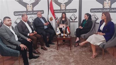 نشأت الديهي في صالون 