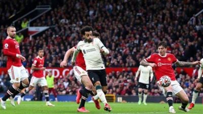 محمد صلاح يقود هجوم ليفربول في مواجهة مانشستر يونايتد