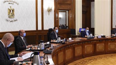 رئيس الوزراء يترأس اجتماع اللجنة الرئيسية لتقنين أوضاع الكنائس