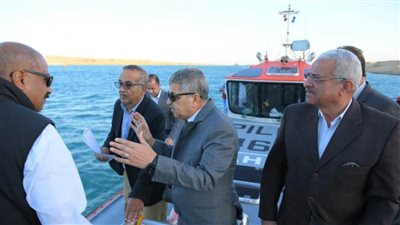 الفريق أسامة ربيع يتابع مستجدات مشروع تطوير القطاع الجنوبي لقناة السويس