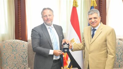 الفريق أسامة ربيع يلتقي السفير الدنماركي لبحث سبل التعاون المشترك