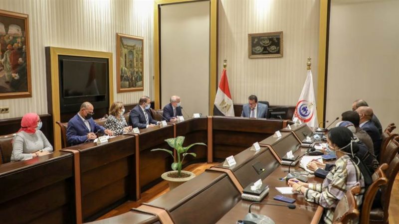 اجتماع الصحة مع شركة