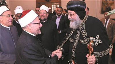 مفتي الجمهورية يهنئ البابا تواضروس والطوائف المسيحية بمناسبة عيد القيامة المجيد
