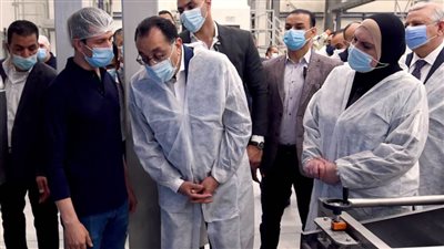 رئيس الوزراء يتفقد مصنع شركة العرفة للاستثمارات والاستشارات