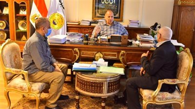 محافظ أسيوط يكلف الطب البيطري بتكثيف الحملات على الأسواق