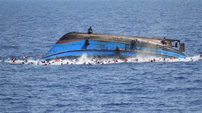 غرق زورق يقل 60 شخصا بطرابلس شمالي لبنان