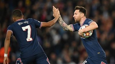 ميسي يُسجل ويقود باريس سان جيرمان للتتويج بالدوري الفرنسي 